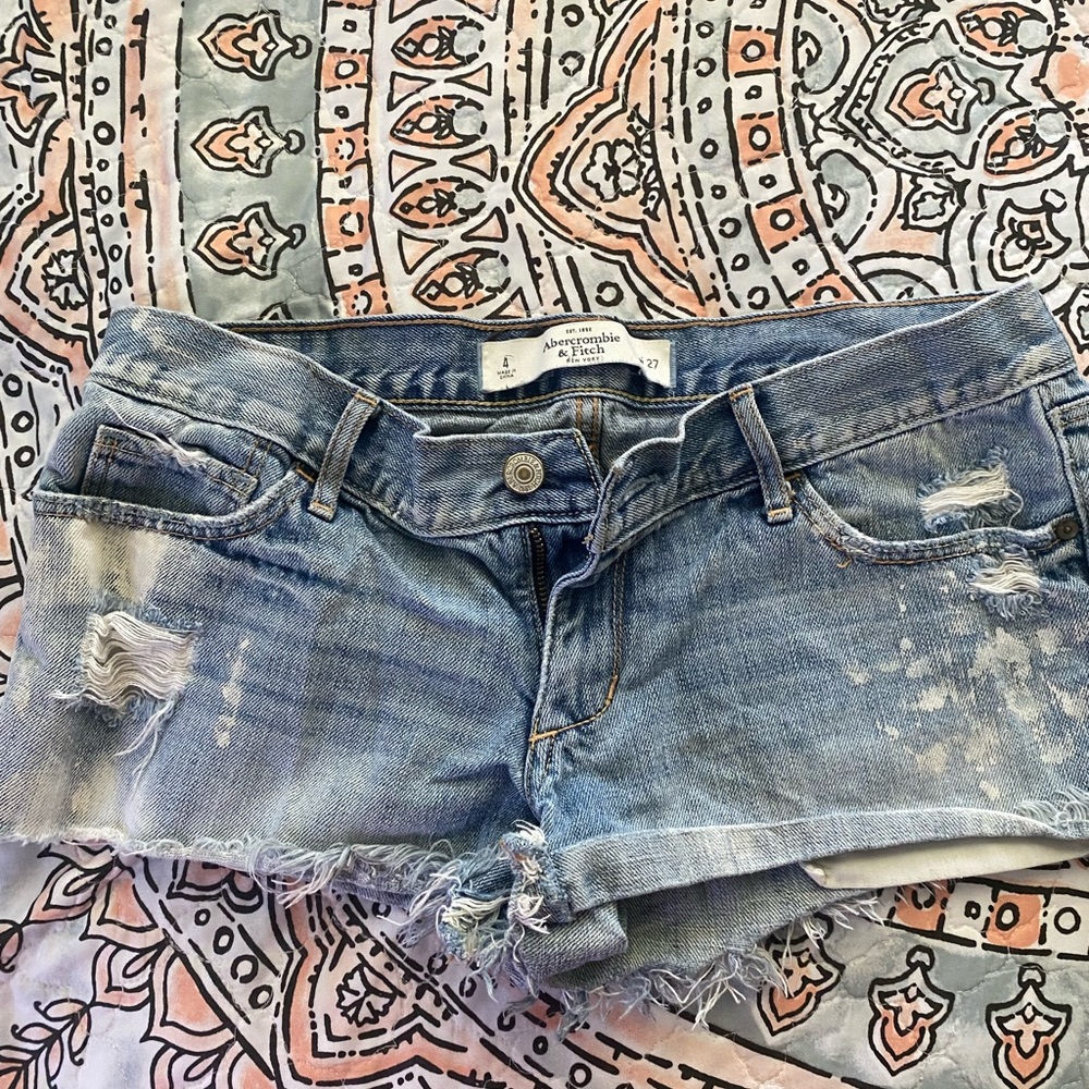 Abercrombie and Fitch short shorts! Size 4